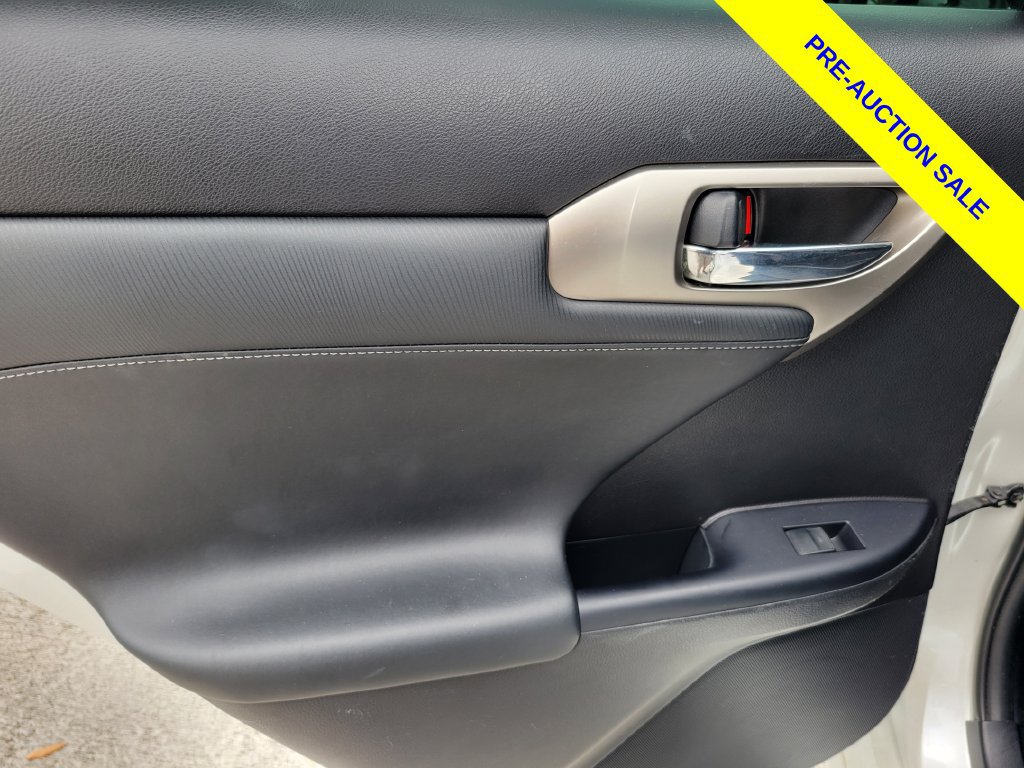 Used 2017 Lexus CT 200h w/ Seat Comfort Package FWD image 13