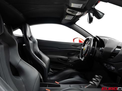 Used 2019 Ferrari 488 Pista Coupe RWD image 43