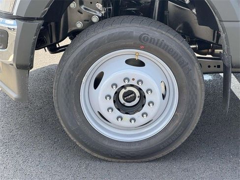 New 2025 Ford F450 XL w/ XL Chrome Package image 8