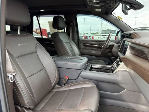 Used 2021 GMC Yukon Denali RWD image 25
