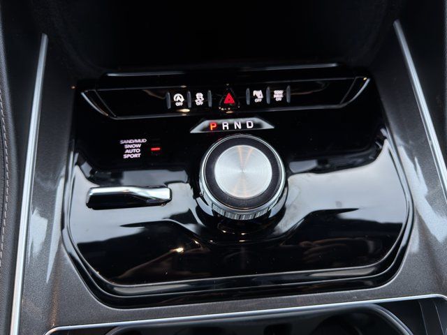 Used 2023 Jeep Wagoneer 4WD image 19