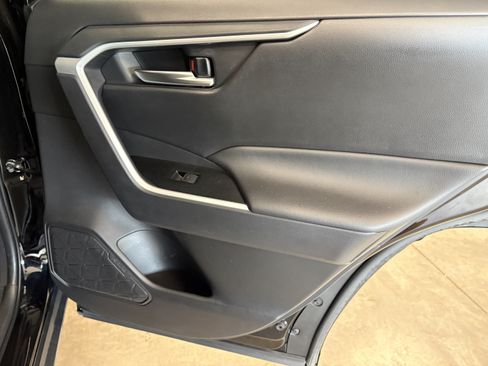 Used 2025 Toyota RAV4 XLE FWD image 34