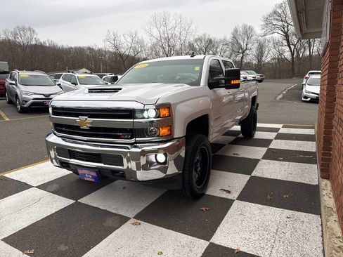 Used 2019 Chevrolet Silverado 2500 LT image 5