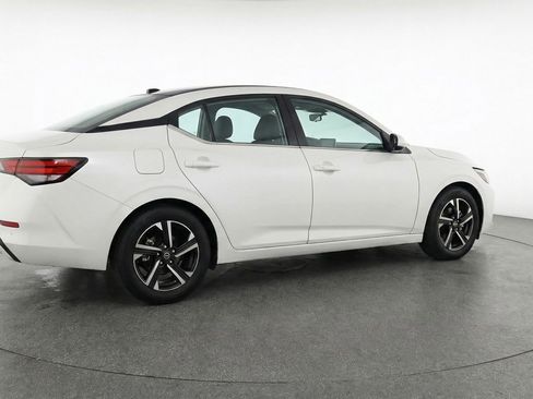 Used 2025 Nissan Sentra SV image 9