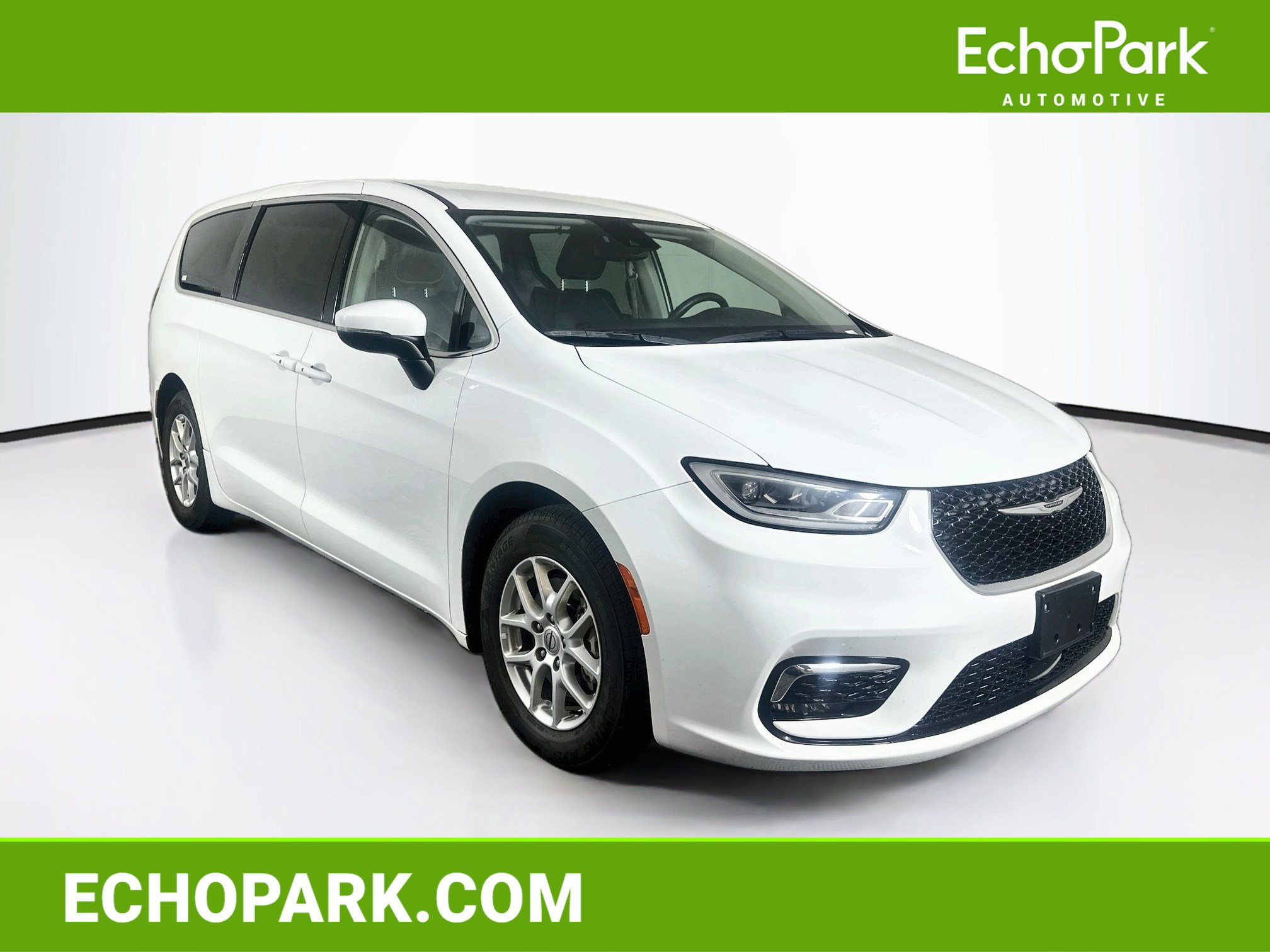 Used 2023 Chrysler Pacifica Touring-L FWD image 1