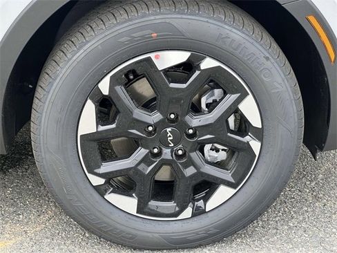 New 2025 Kia Sorento S image 5