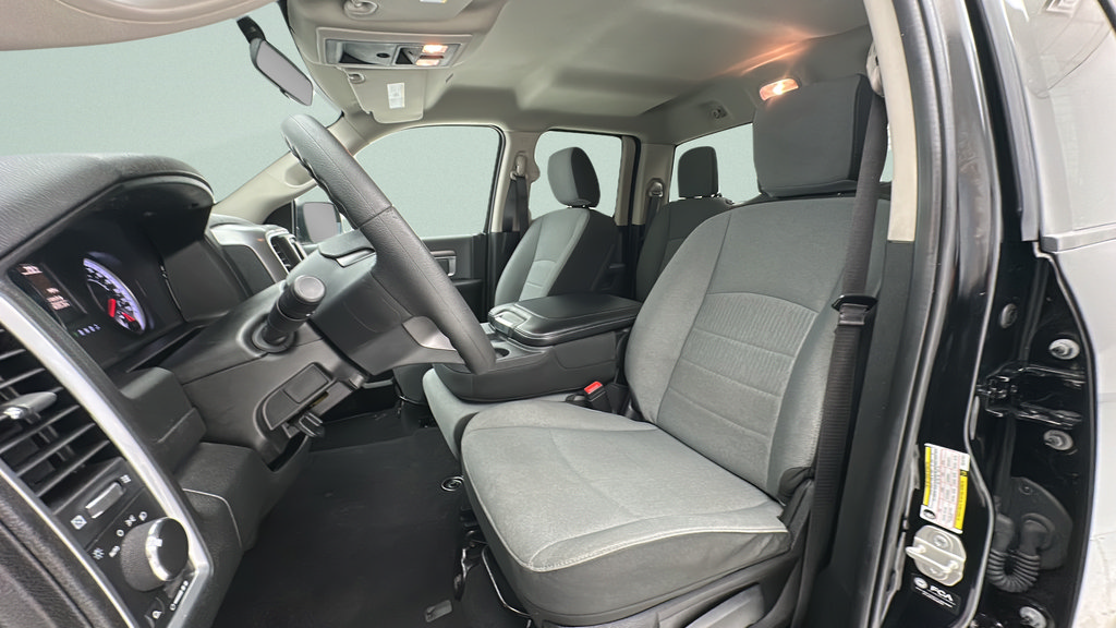 Used 2024 RAM 1500 Classic SLT AWD/4WD image 14
