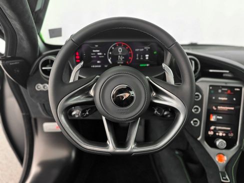 New 2026 McLaren 750S image 11