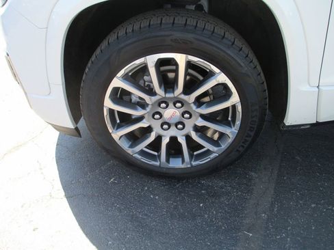 Used 2021 GMC Acadia Denali w/ Denali Technology Package AWD/4WD image 15