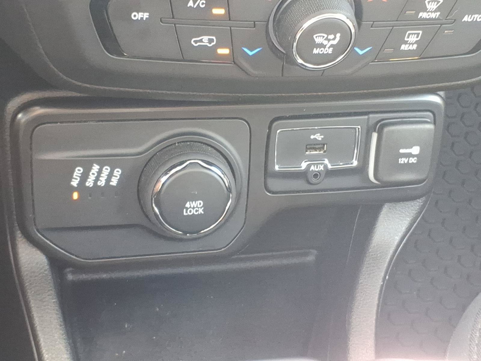 Used 2023 Jeep Renegade Altitude w/ Sun/Sound Group AWD/4WD image 18