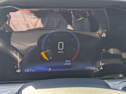 Used 2025 Chevrolet Trax LT w/ LT Convenience Package image 19