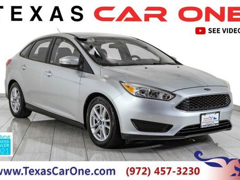 Used 2015 Ford Focus SE image 1