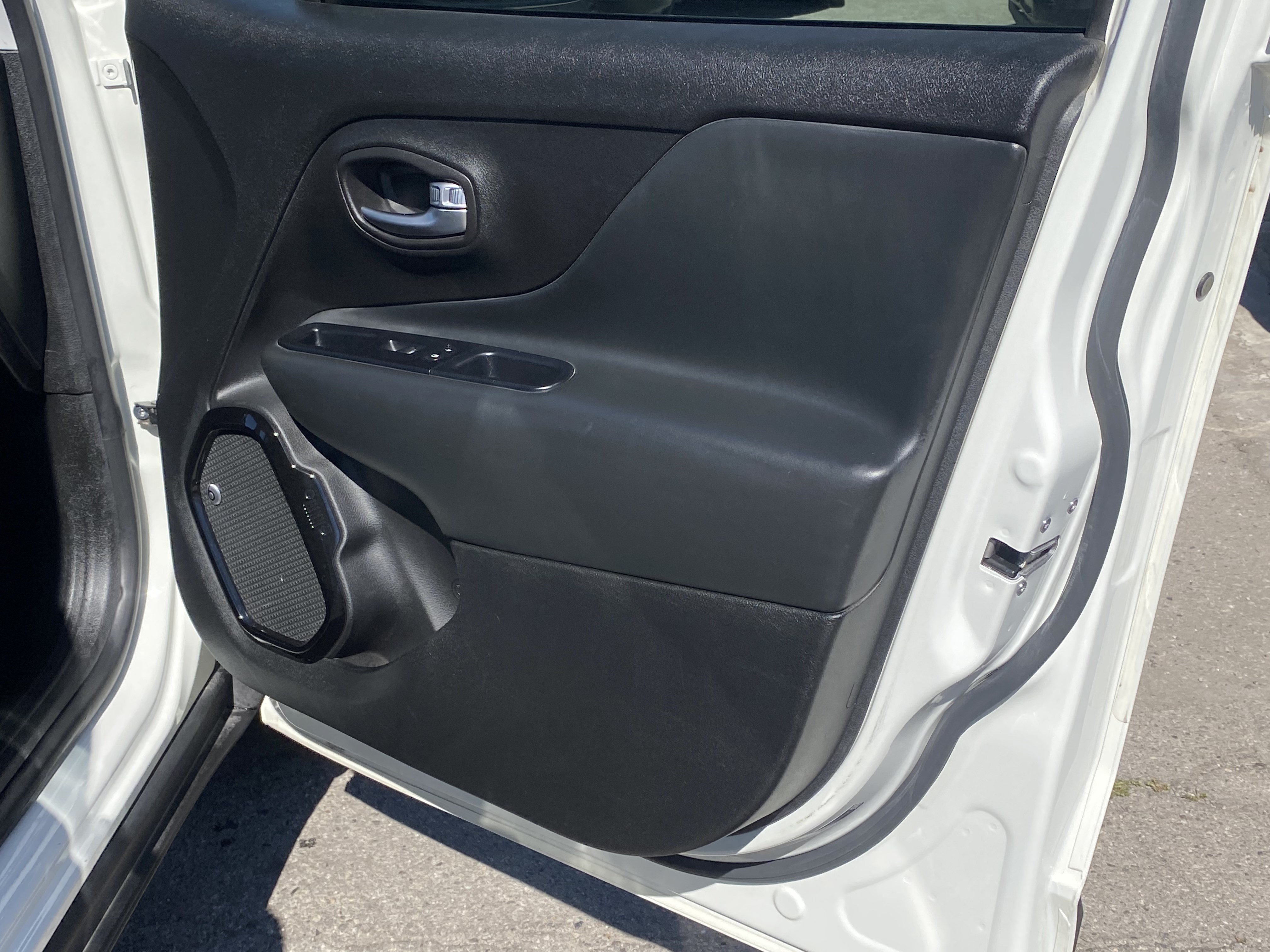 Used 2019 Jeep Renegade Altitude w/ Quick Order Package 22M FWD image 20