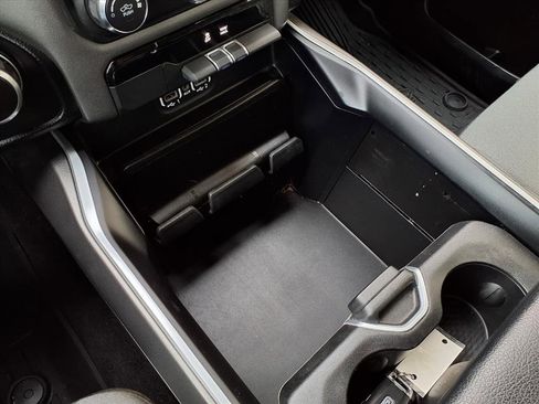 Used 2020 RAM 1500 Big Horn image 12