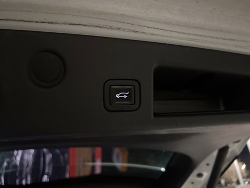 Used 2023 Chevrolet Equinox LT image 10