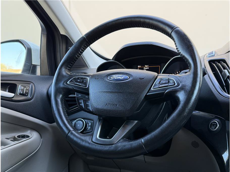 Used 2017 Ford Escape Titanium w/ Equipment Group 301A AWD/4WD image 8