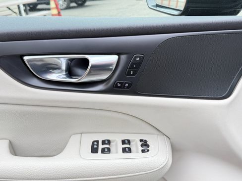 Used 2020 Volvo S60 T5 Momentum w/ Protection Package image 17