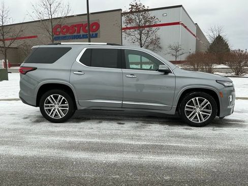Used 2023 Chevrolet Traverse High Country image 8