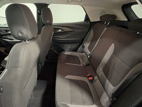 Used 2025 Chevrolet TrailBlazer LT w/ LT Cold Weather Package image 17