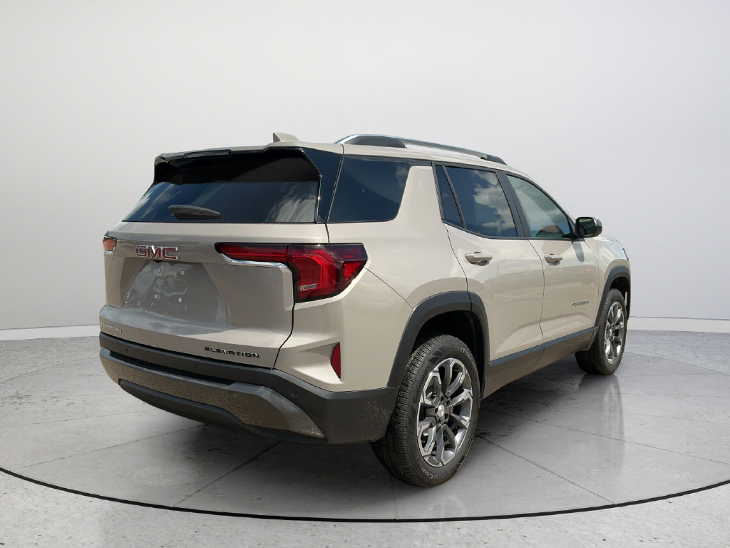 Used 2025 GMC Terrain Elevation w/ Elevation Premium Package FWD image 6