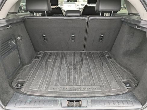 Used 2017 Land Rover Range Rover Evoque SE image 30