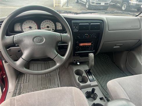 Used 2002 Toyota Tacoma PreRunner image 14