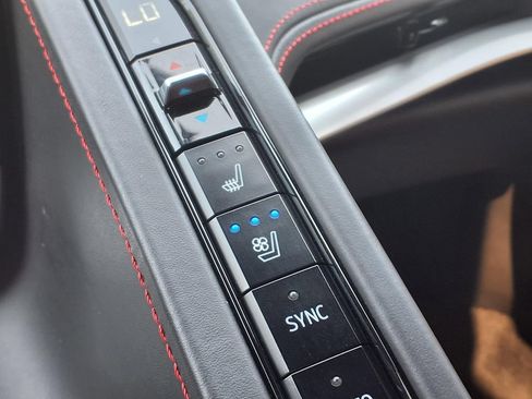 Used 2022 Chevrolet Corvette Stingray Premium Conv w/ Z51 Performance Package RWD image 22