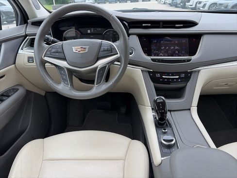 Used 2022 Cadillac XT5 Premium Luxury AWD/4WD image 10