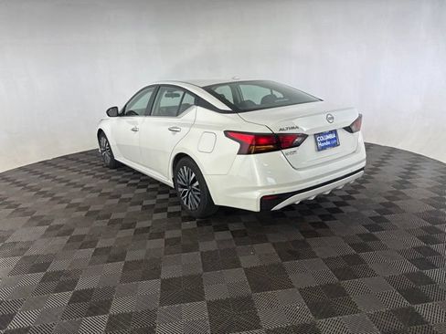 Used 2025 Nissan Altima 2.5 SV FWD image 10