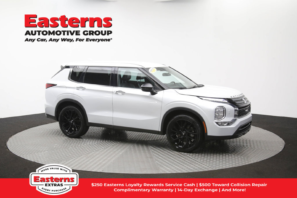 Used 2023 Mitsubishi Outlander SE AWD/4WD image 49