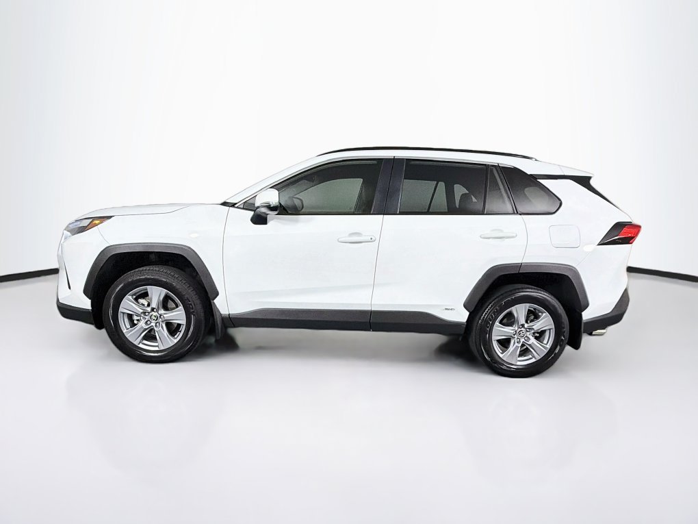 Used 2025 Toyota RAV4 XLE AWD/4WD image 6