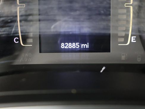 Used 2021 Jeep Cherokee Latitude AWD/4WD image 32