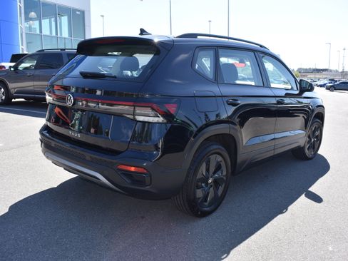 Used 2025 Volkswagen Taos S image 9
