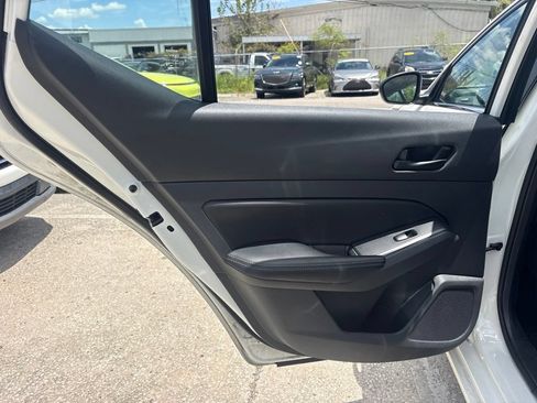 Used 2025 Nissan Altima 2.5 SV FWD image 12
