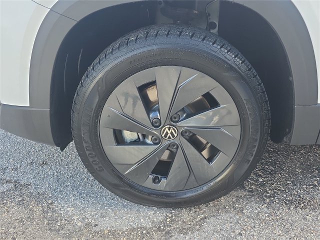 Certified 2026 Volkswagen Taos S FWD image 23