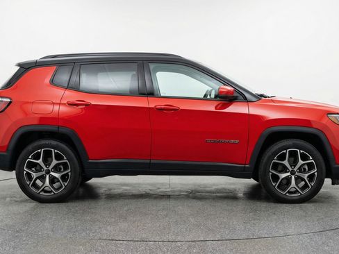 Used 2025 Jeep Compass Limited AWD/4WD image 11