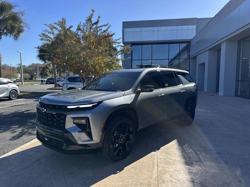 Used 2026 Chevrolet Traverse RS w/ LPO, Floor Liner Package image 7