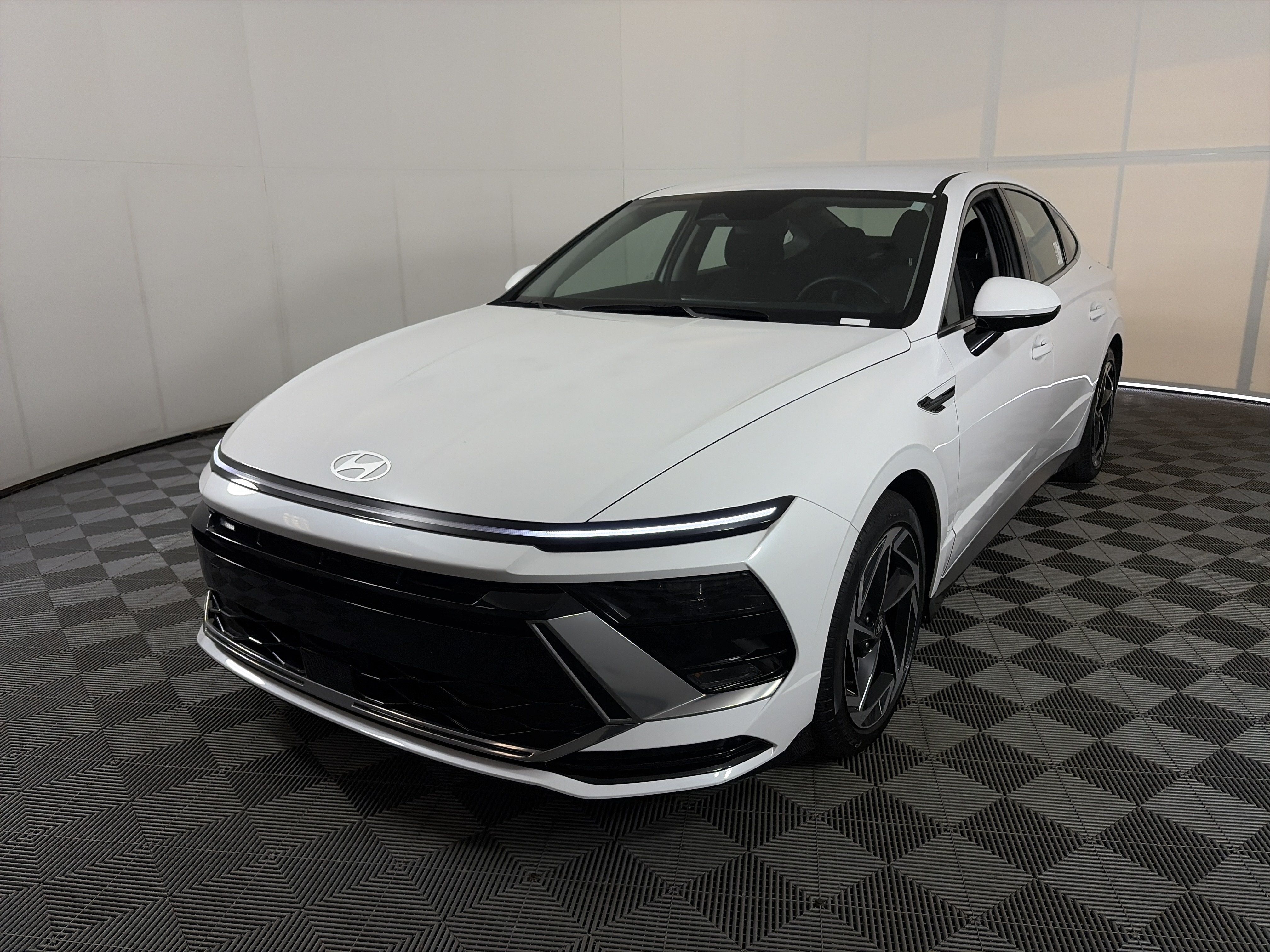New 2026 Hyundai Sonata SEL AWD/4WD image 2
