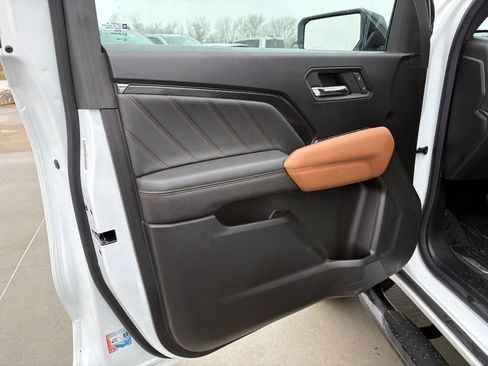 Used 2023 GMC Canyon AT4 image 13