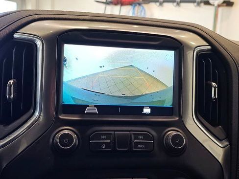 Used 2022 Chevrolet Silverado 1500 LT AWD/4WD image 23