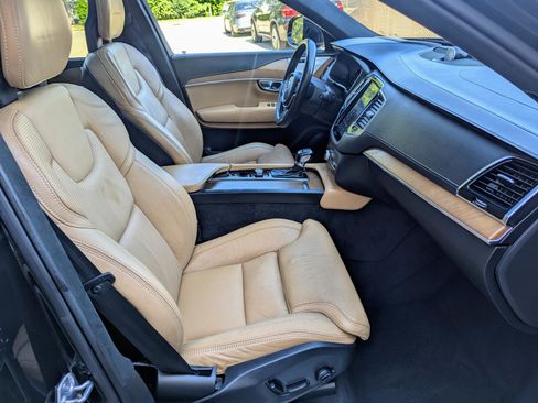 Used 2018 Volvo XC90 T6 Inscription w/ Luxury Package image 11