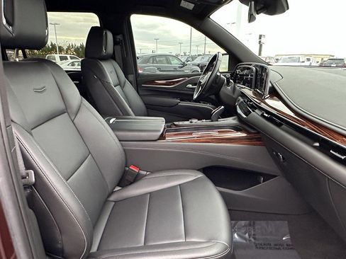 Used 2023 Cadillac Escalade ESV Luxury image 18