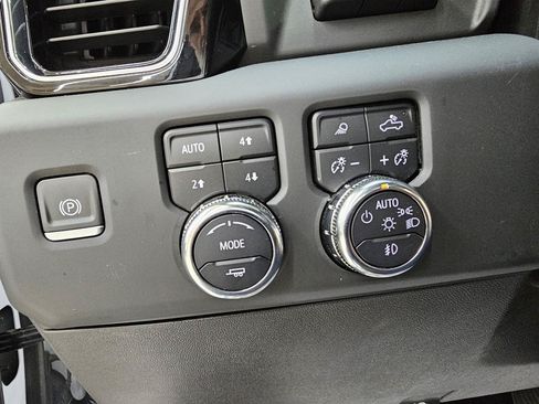 Used 2024 GMC Sierra 2500 Denali w/ Technology Package AWD/4WD image 37