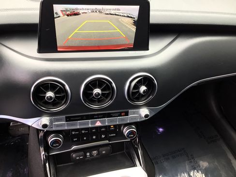 Used 2018 Kia Stinger GT2 image 14