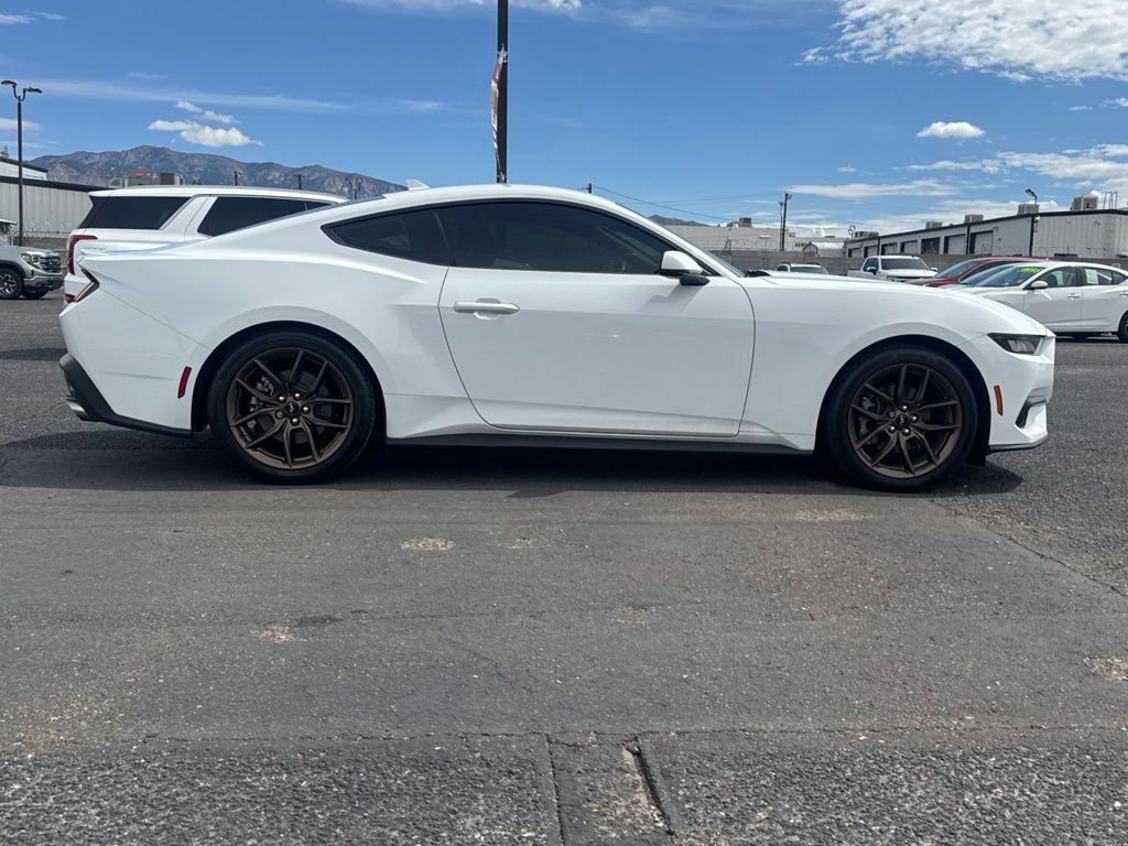 Used 2025 Ford Mustang Premium RWD image 9