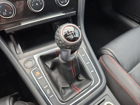 Used 2015 Volkswagen GTI SE FWD image 30