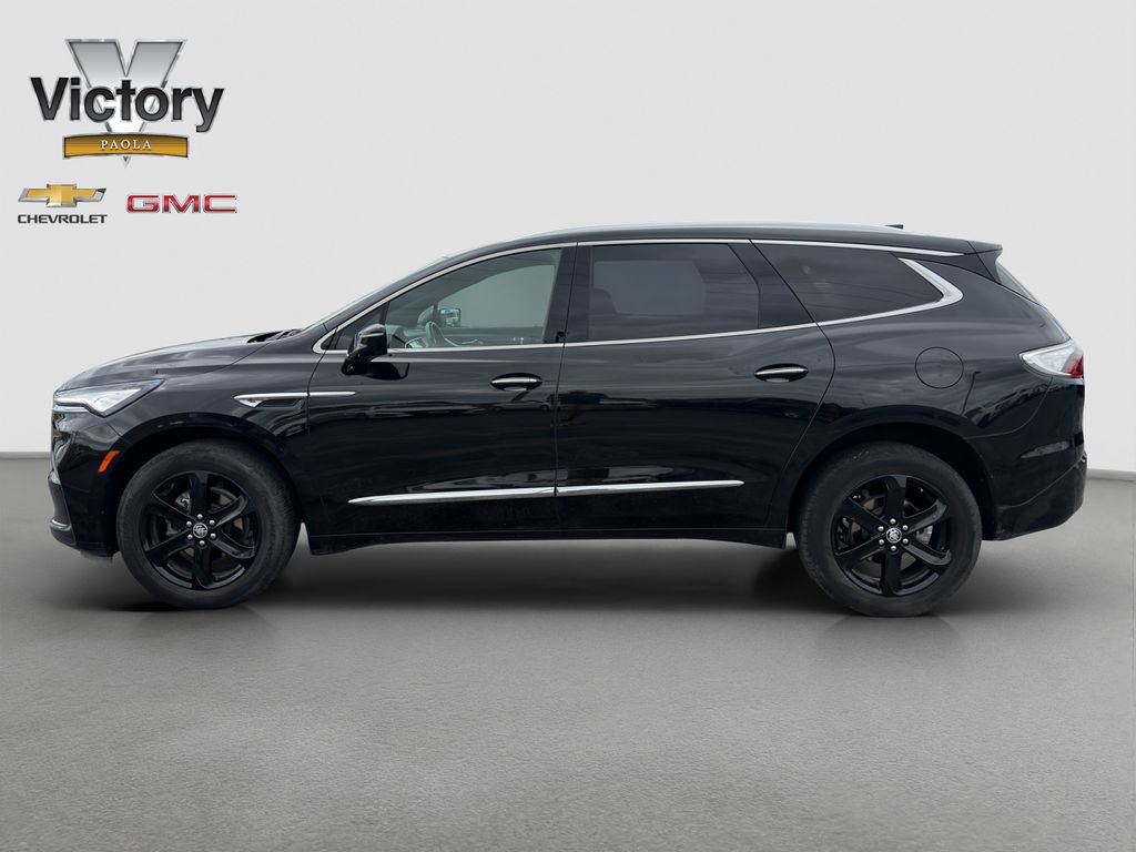 Used 2023 Buick Enclave Essence w/ Sport Touring Edition FWD image 3
