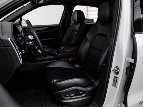 Used 2023 Porsche Cayenne image 34