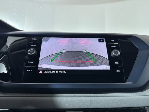 Used 2024 Volkswagen Taos SE w/ Panoramic Sunroof Package image 15