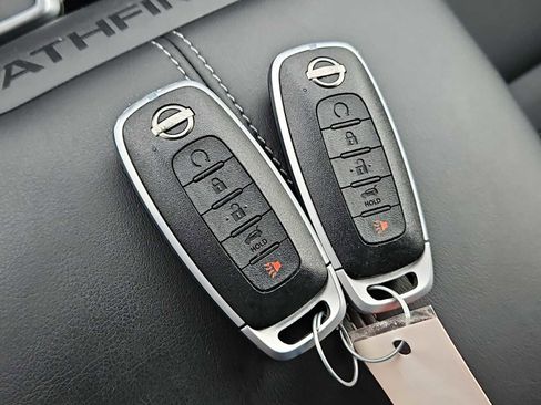 Used 2024 Nissan Pathfinder SL image 51